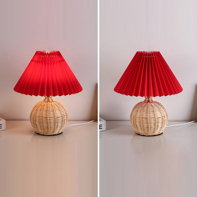 Skanto | RattaLume Nordic LED Bordlampe | Vevd Rattan & Foldbar Stoffskjerm | Stemningslys | Dekor for Soverommet