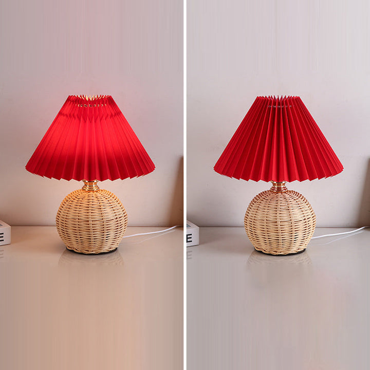 Skanto | RattaLume Nordic LED Bordlampe | Vevd Rattan & Foldbar Stoffskjerm | Stemningslys | Dekor for Soverommet
