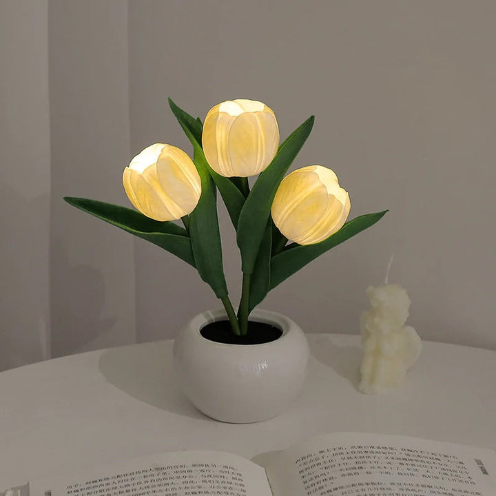 Skanto | LED Tulipan Nattbordlampe Blomster Bordlampe