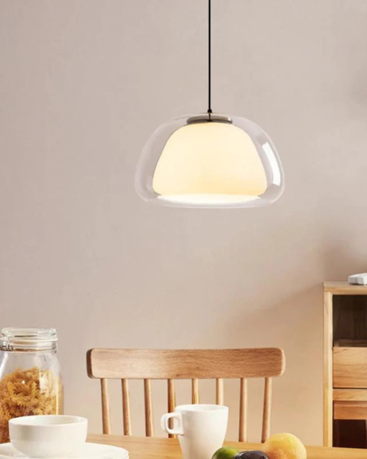 Norvo | Elegant lampe i form av en glasskuppel med krystallaccent