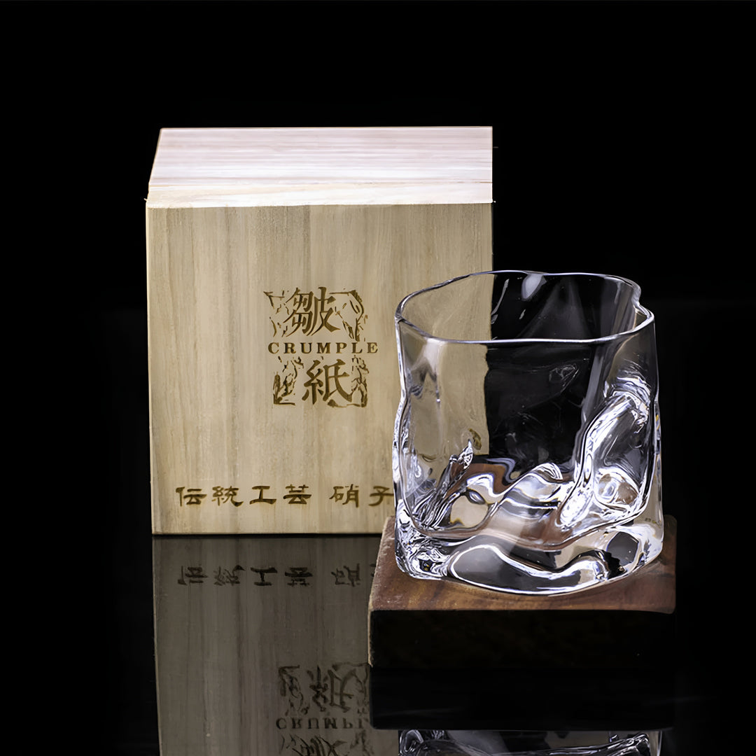 Whiskeyglass i Edo Kiriko stil – Håndskåret med unik krøll design | Skanto