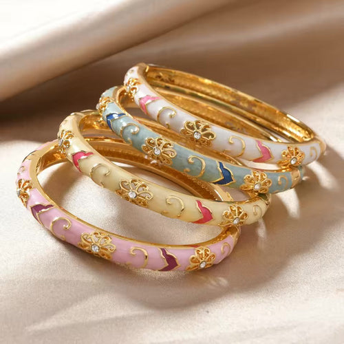 Skanto | 4 deler Blomsterdekorert Armbåndstabel