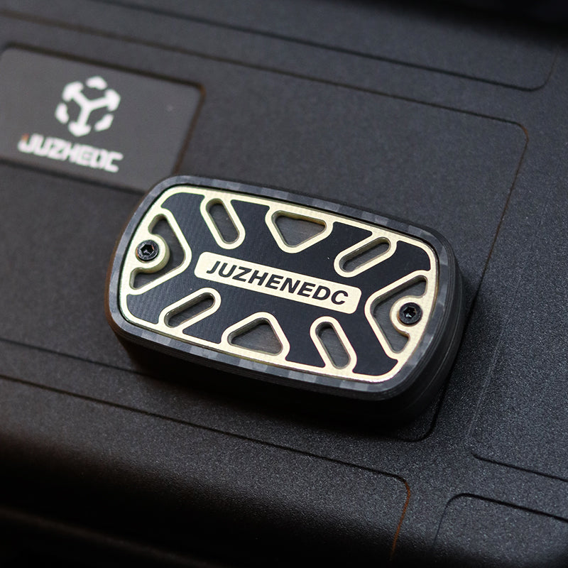 Skanto | Matrix EDC Karbonfiber Push Card Dekompresjonsleketøy