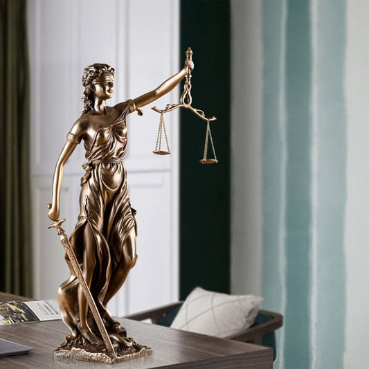 Dekorativ statue av rettferdighetens gudinne