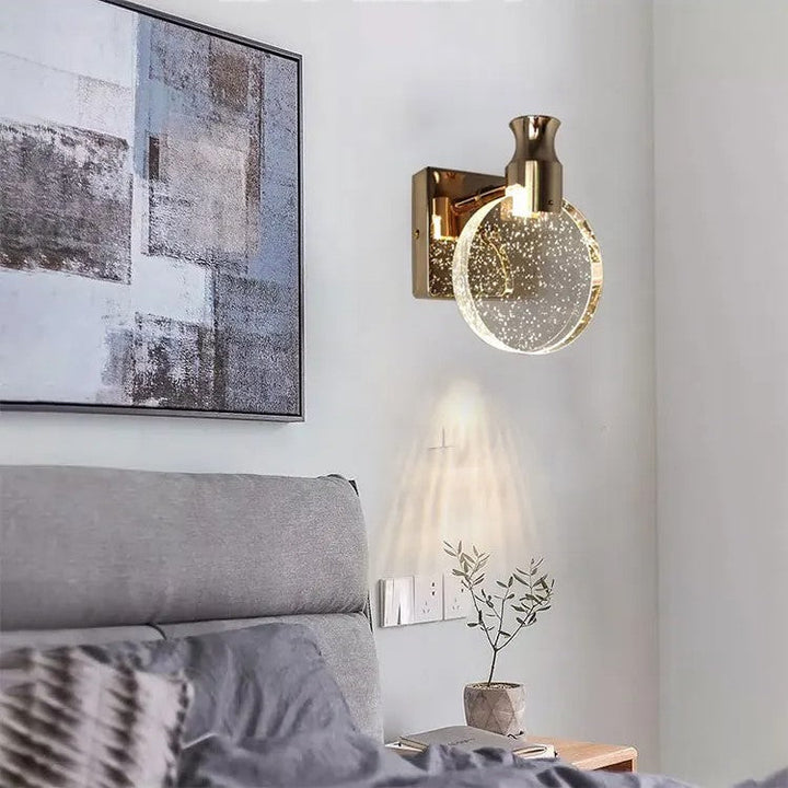 LumièreCéleste – Elegant Gullvegglampe for Atmosfæriske Interiører Skanto