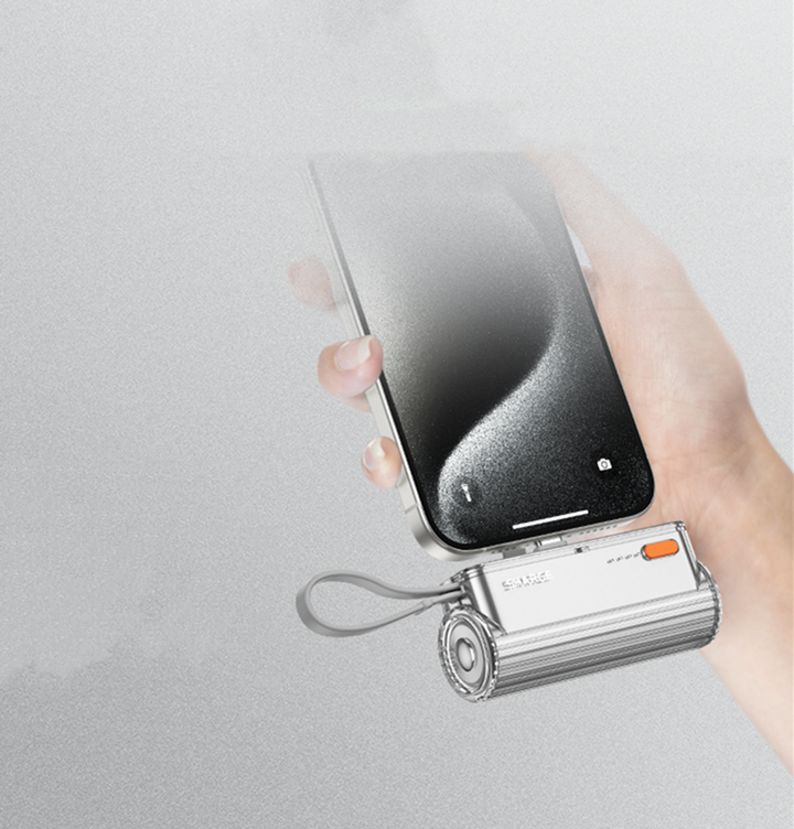 Skanto | 5000mAh Mini Kapsel Med Innebygd Kabel Power Bank