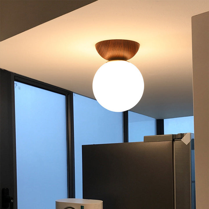 Skanto | Taklampe med glasskjerm for gang