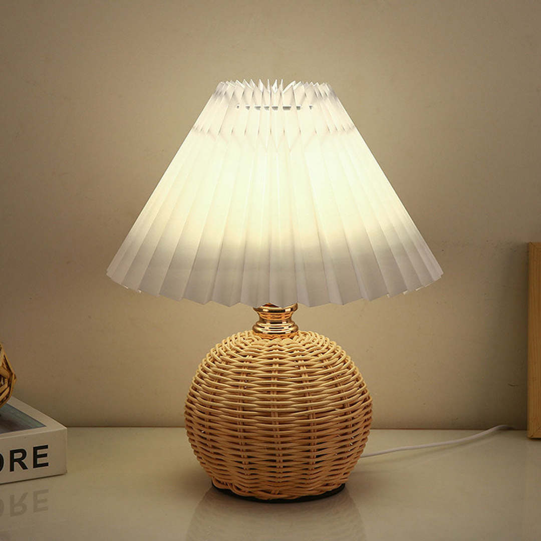 Skanto | Moderne Bordlampe med Hvit Plisserte Skjerm