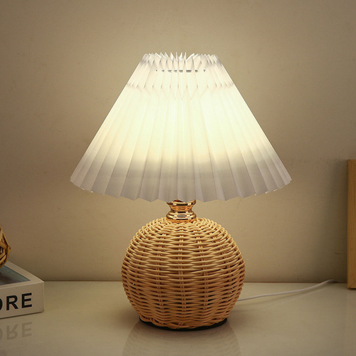 Skanto | Moderne Bordlampe med Hvit Plisserte Skjerm