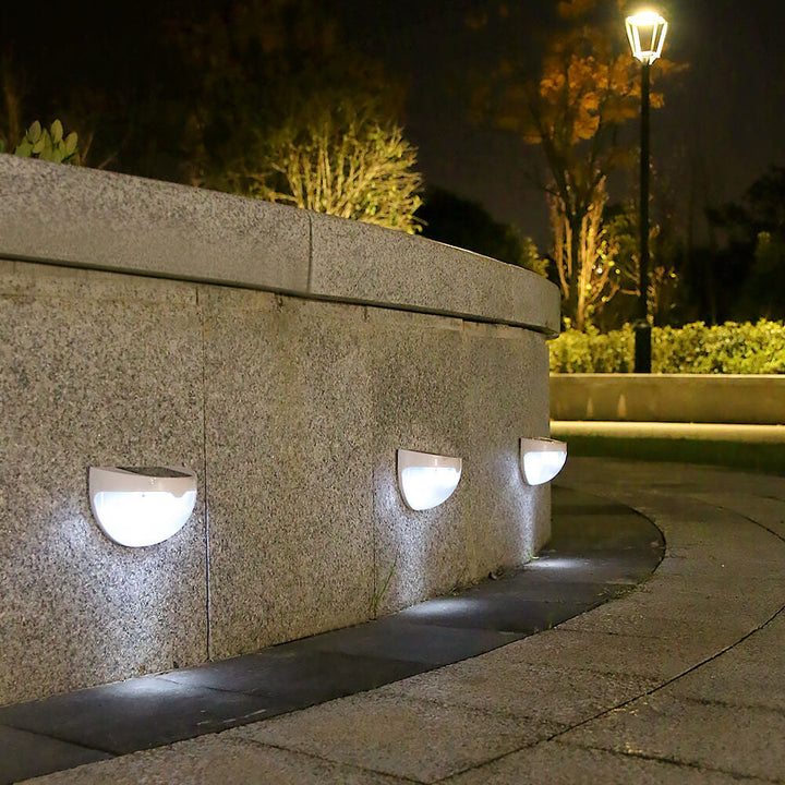 Solcelledrevet halvsirkelformet utendørs vegglampe, vanntett, skyggekastende, gjerdevegglampe