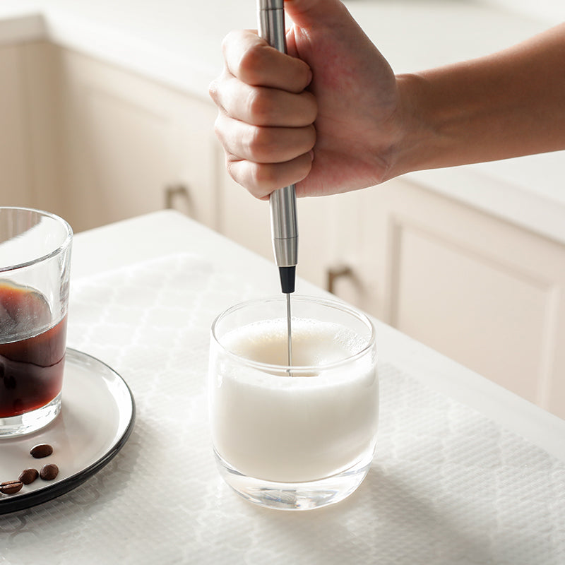Skanto | Håndholdt oppladbar elektrisk melkeskummer / skummaker med rustfritt visp, for Bulletproof kaffe, latte, cappuccino, varm sjokolade og mer