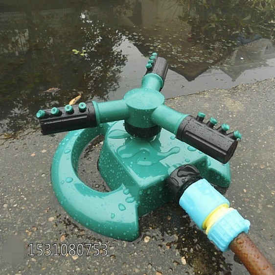 Skanto | Justerbar Hage Sprinkler – Effektiv Gressvanning med 360° Sprayfunksjon