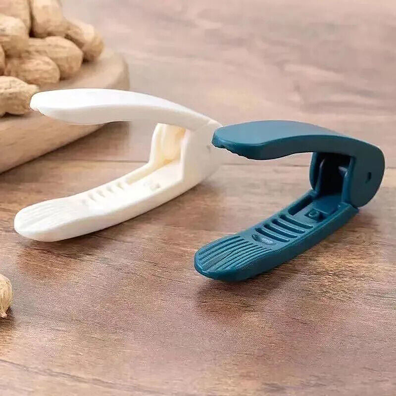 Skanto | Peanut Seed Peel Plastic Peanut Clip