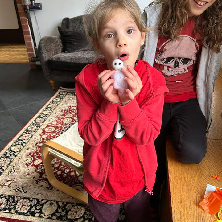 Skanto | Adopter et spøkelse