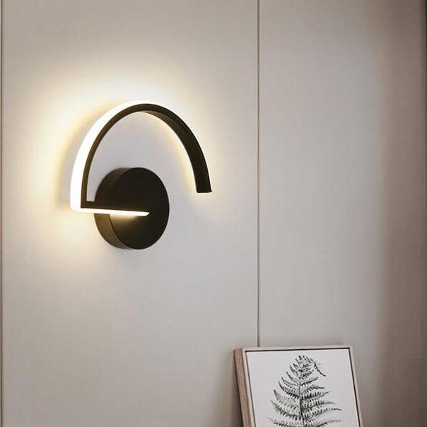 Skanto | Buet vegglampe i aluminium i moderne stil