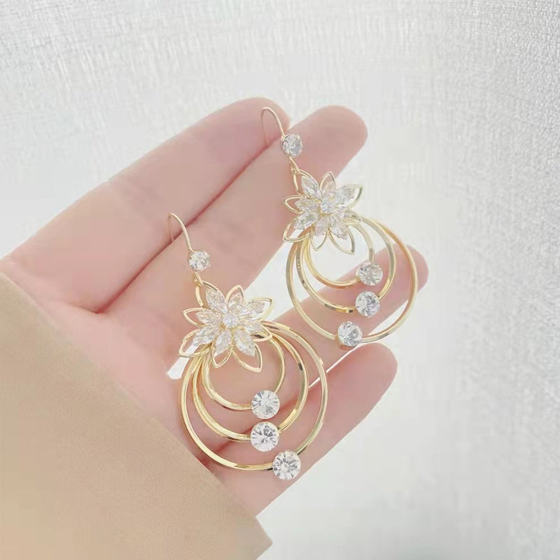 Crystal Lotus Tre Ringer Øredobber Skanto