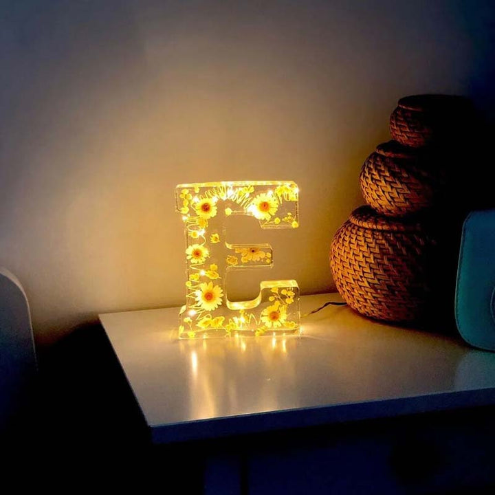 Harz-Blumen-Nachtlicht | LED-Deko-Lampe in Buchstabenform