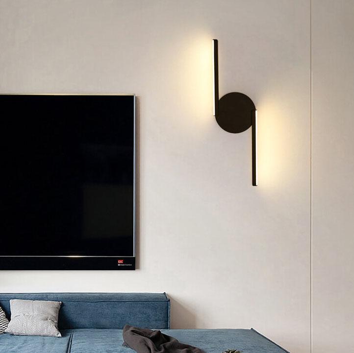 Skanto | Buet vegglampe i aluminium i moderne stil