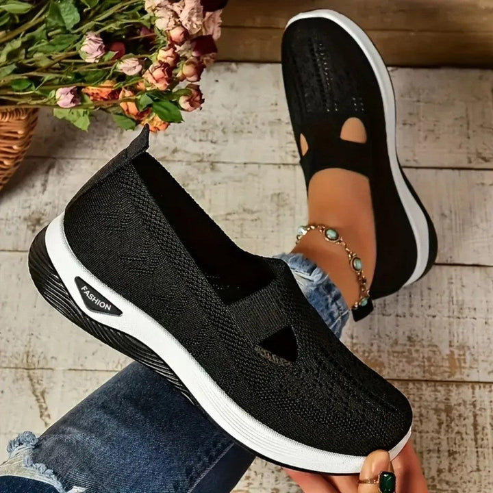 Vellora – damesko i netting med slip-on-komfort