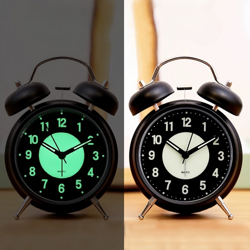 Skanto | LuminousTime - Elegant Metall Vekkerklokke med Mild Belysning for Fredfulle Morgen- og Kvelder