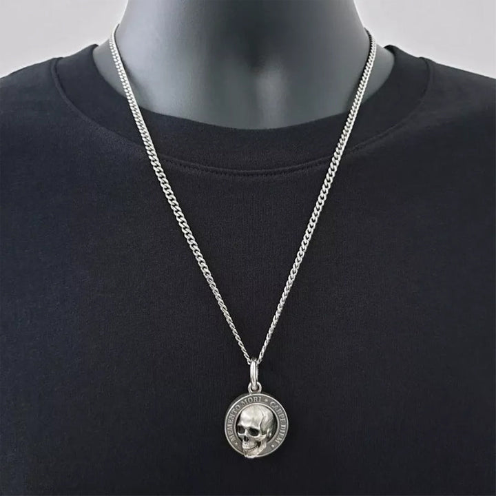Skanto | Hodeskalleanheng Made of Titanium Steel