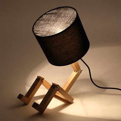 Skanto | Moderne Massivtre Tablelampe