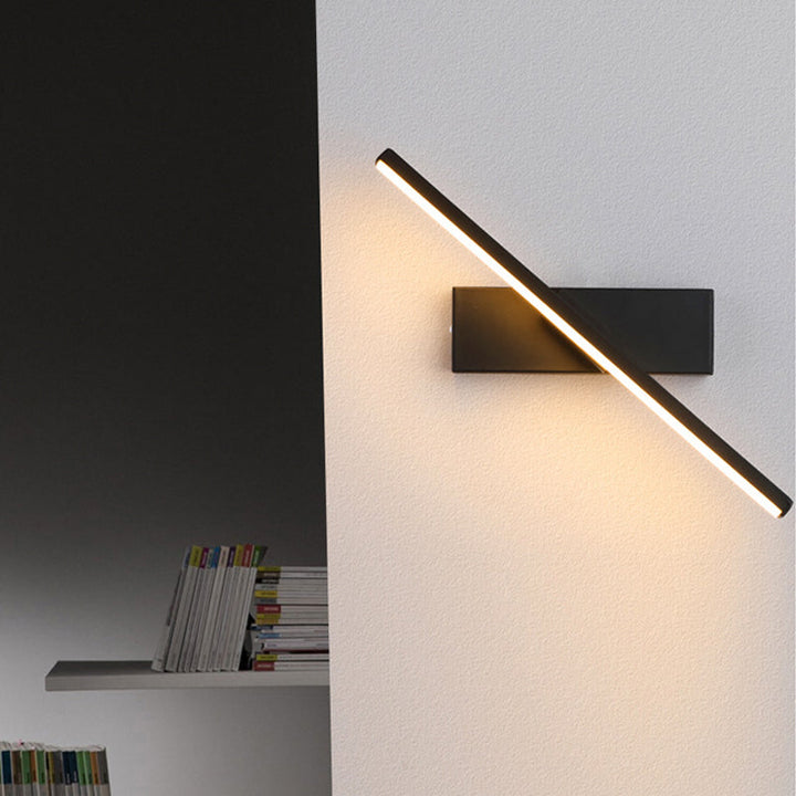 Moderne, elegante, drehbare Wandleuchte