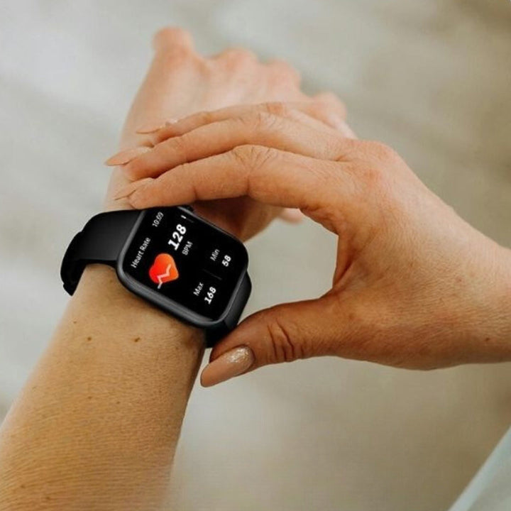 FitTrack Pro Advanced Smartwatch - Tilpassbare funksjoner | Helse- og treningsovervåking Skanto