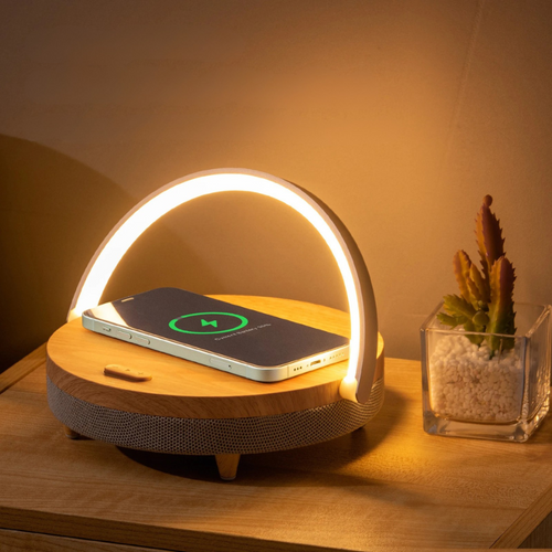 Skanto | Multifunksjonell Trebordlampe med Bluetooth-høyttaler og Trådløs lader