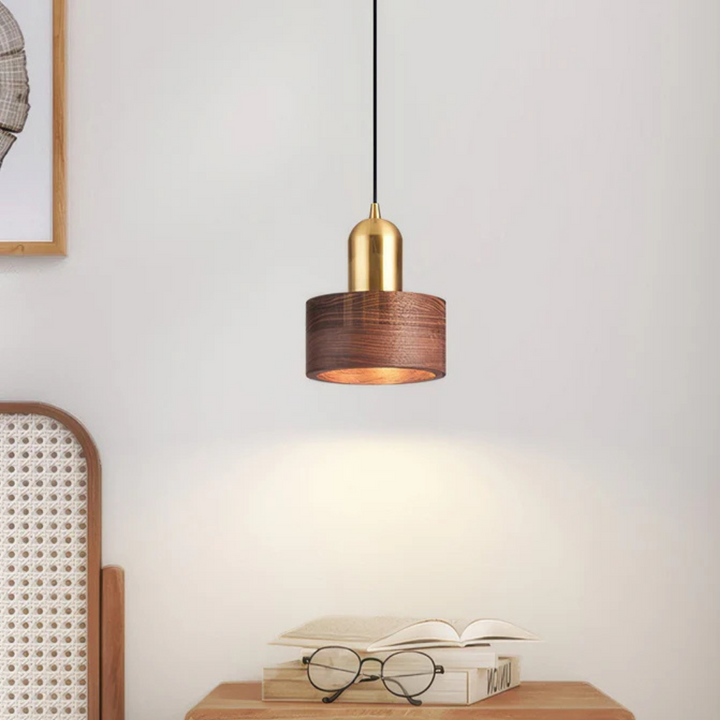 Skanto | Design Pendellampe Med Gull Detalj