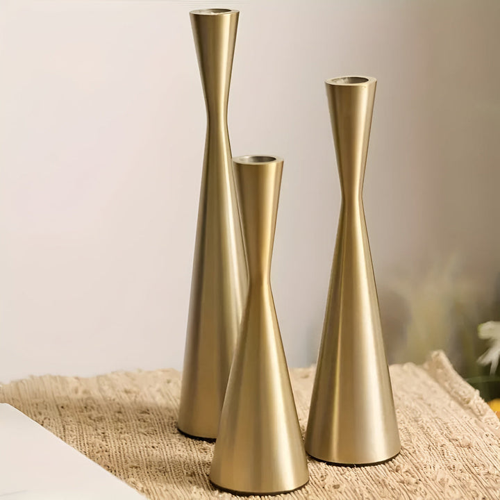 Skanto | Elegant nordisk messing midje lysestake | 3 stk sett