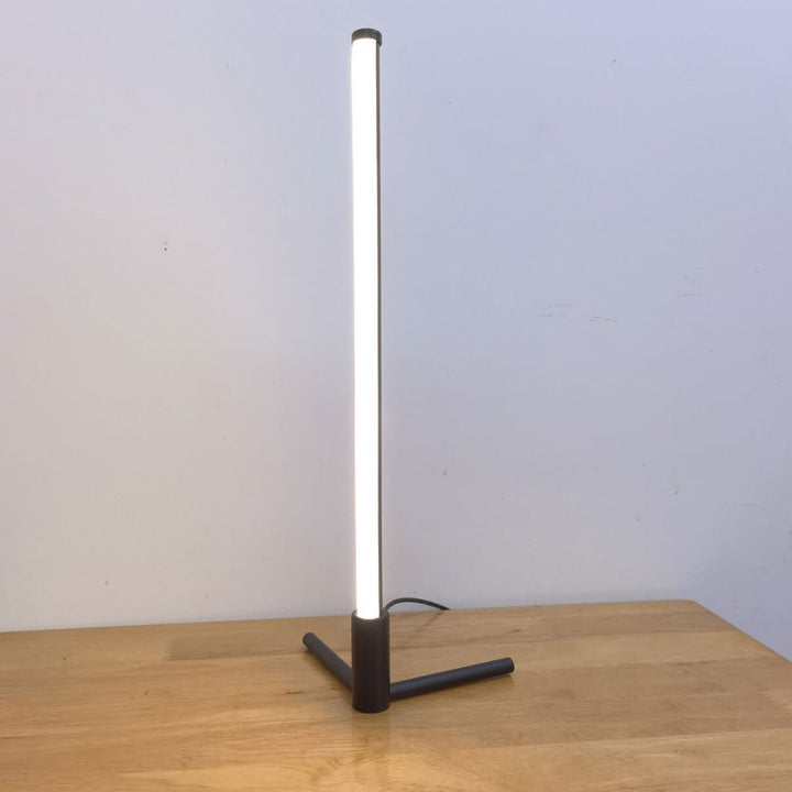 Skanto | Luminix Bar LED Bordlampe | Minimalistisk Design | Nattlampe & Ambiente Belysning | Moderne & Dekorativ