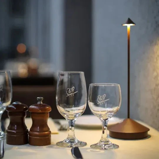 Skanto | LumiZen Minimalist LED Bordlampe | Vanntett og Dimmbar Trådløs Belysning