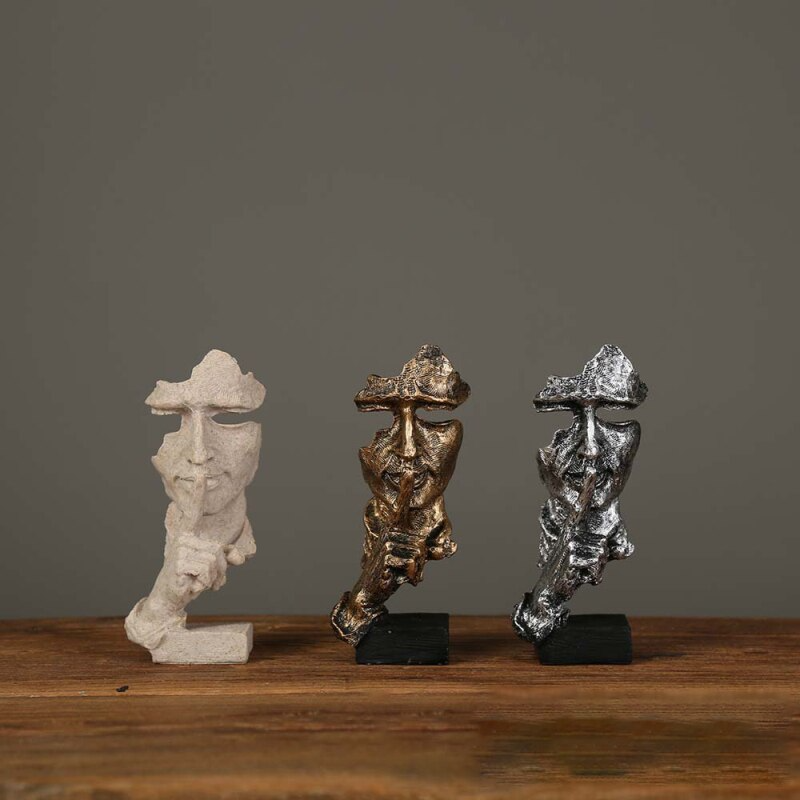 Norvo | Tre aper med et budskap – en skulptur full av mening