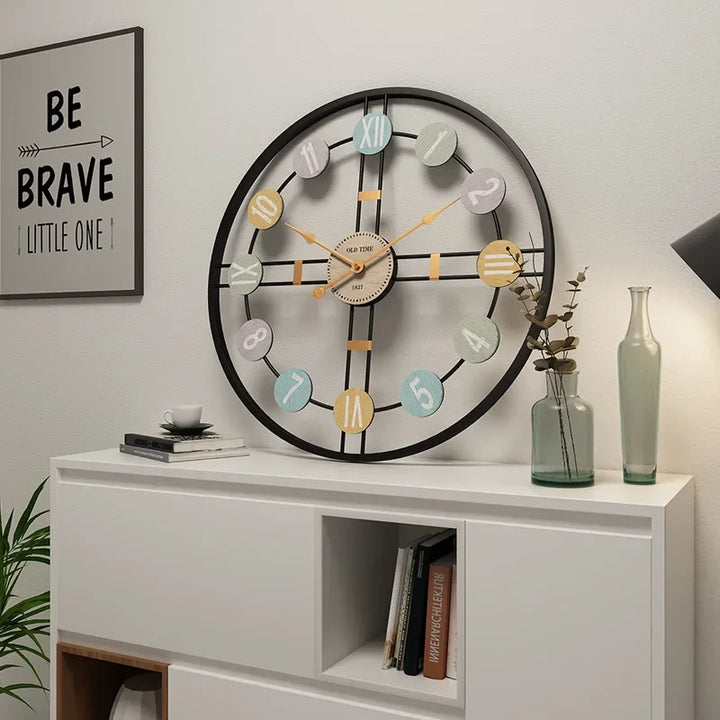 Skanto | StilTijd – Stor Vintage Veggklokke med Romerske Tall og Metallramme