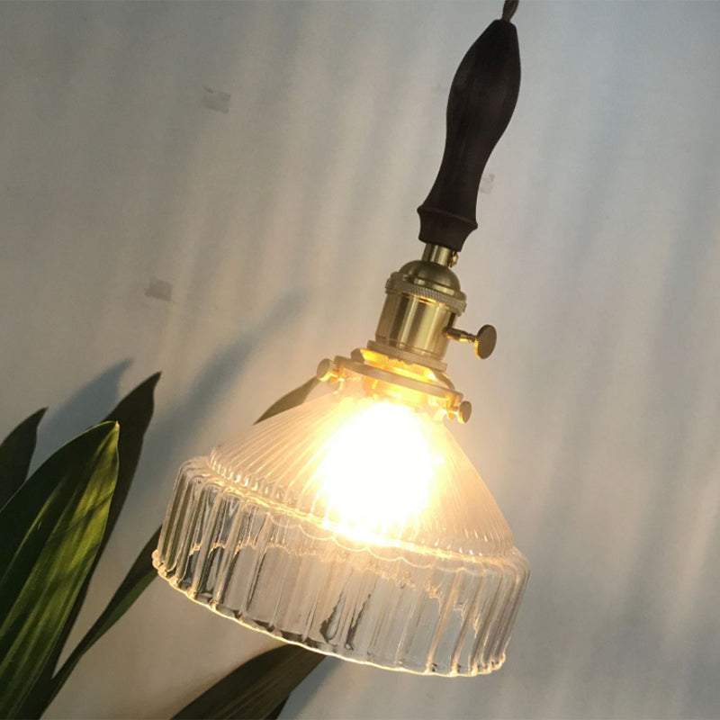 Rustikk Pendellampe med Ripplet Glass - Industriell Design | Skanto
