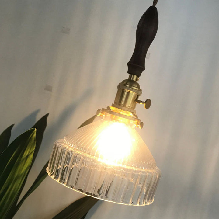 Rustikk Pendellampe med Ripplet Glass - Industriell Design | Skanto