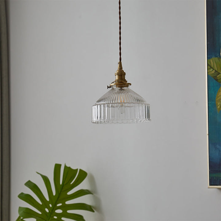 Rustikk Pendellampe med Ripplet Glass - Industriell Design | Skanto