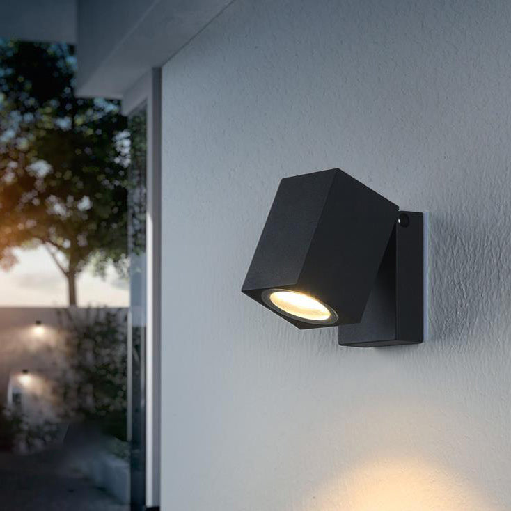 Moderne, vanntett, firkantet LED-vegglampe for utendørs bruk med justerbar vinkel