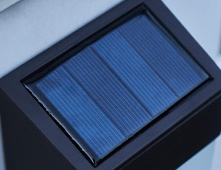 Solcelledrevet firkantet LED-vegglampe for utendørs bruk, vanntett, laget av frostet glass