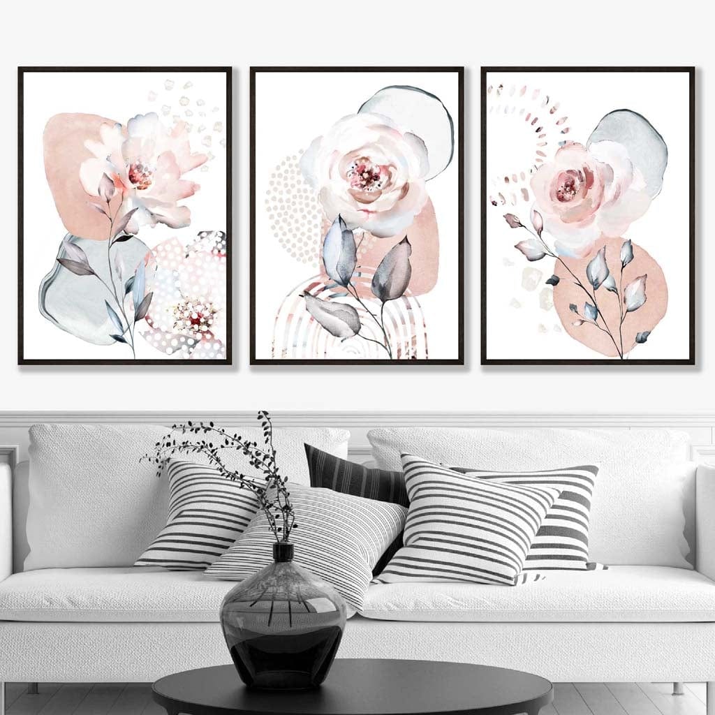 Abstrakt, rosa og grå blomsterveggkunst med rammer