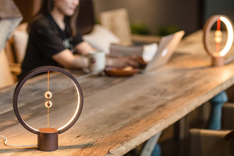 Tao - Moderne Nordisk Magnetisk Balans LED Lampe | Skanto