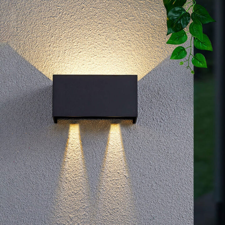 Skanto | Moderne vanntett rektangulær LED-vegglampe for utendørs bruk med opp- og nedlys