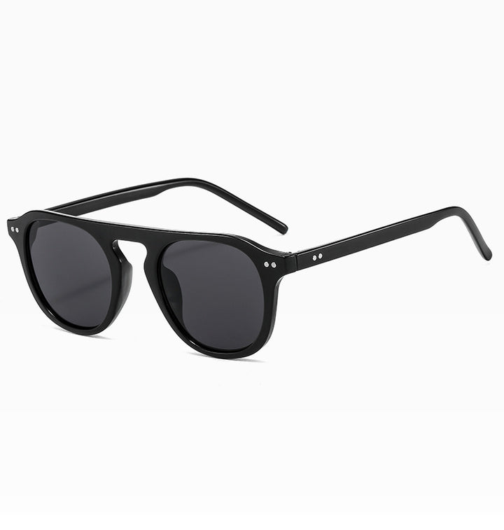 Dame klassisk solbrille med kvadratisk ramme og polarisert glass Skanto