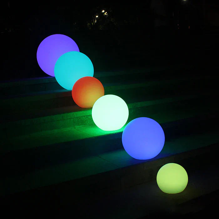 Skanto | AuraColor hageball LED belysning – 16 farger – Trådløs, værbestandig og stemningsfull for hage, terrasse og fest