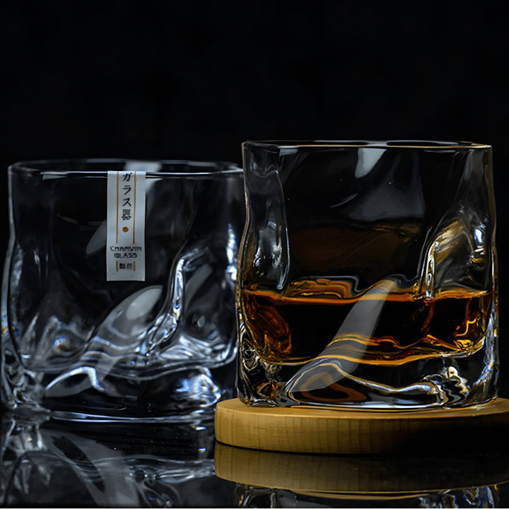 Whiskeyglass i Edo Kiriko stil – Håndskåret med unik krøll design | Skanto