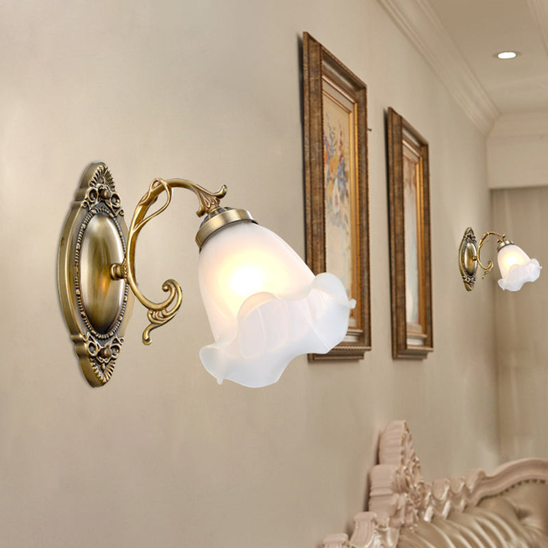 Skanto | Gjengede Vegglampe Klassisk Blomsterlakk Frostet Glass Veggbelysning i Hvit