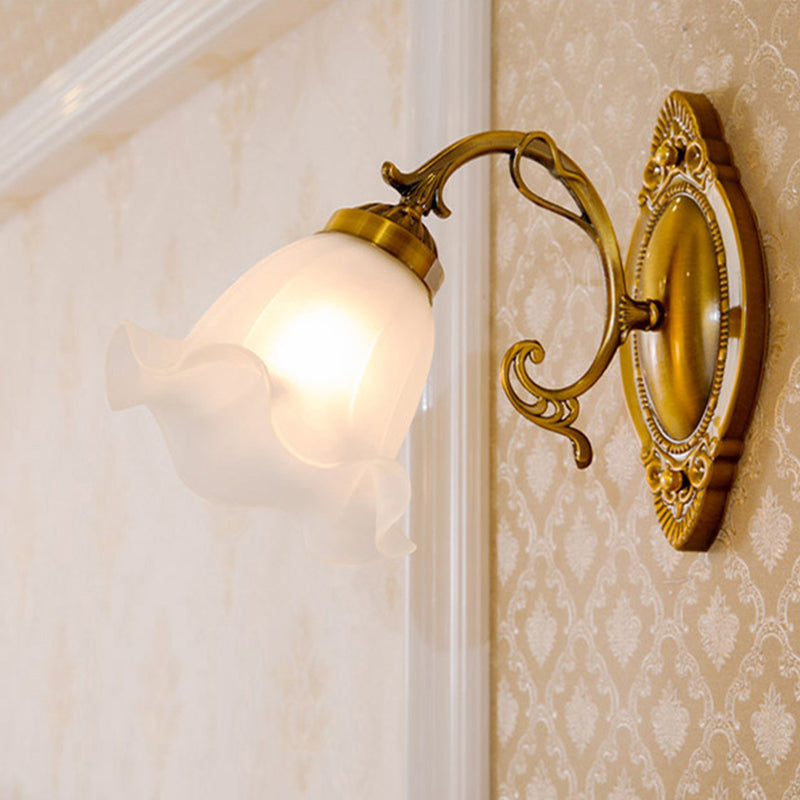 Skanto | Gjengede Vegglampe Klassisk Blomsterlakk Frostet Glass Veggbelysning i Hvit