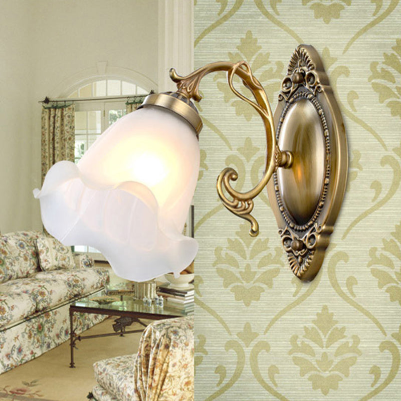 Skanto | Gjengede Vegglampe Klassisk Blomsterlakk Frostet Glass Veggbelysning i Hvit
