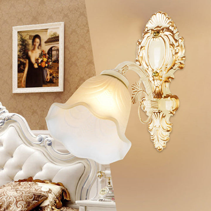 Skanto | Gjengede Vegglampe Klassisk Blomsterlakk Frostet Glass Veggbelysning i Hvit